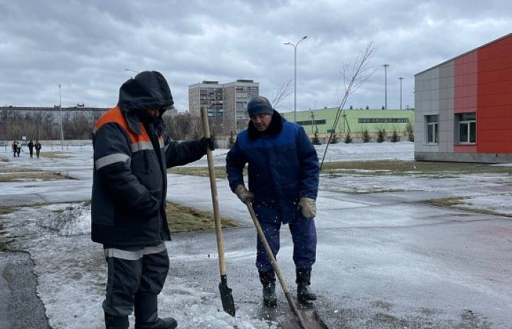 Настала долгожданная весна, снег уже тает, а это значит, что пора приводить территорию в порядок!